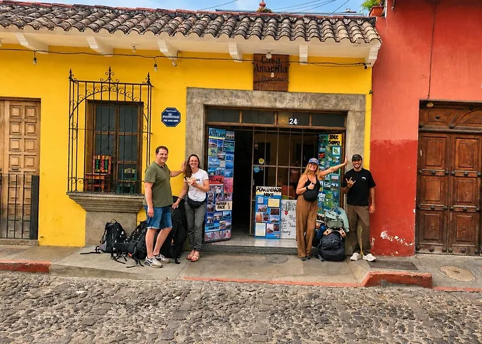 Yellow House Hostel B&B Antigua